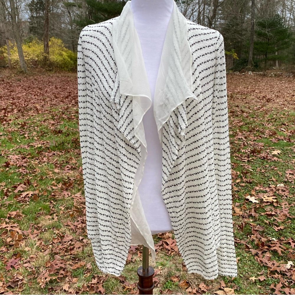 LOLA & SOPHIE SWEATER CARDIGAN WHITE BLACK STRIPE LIGHTWEIGHT LONG SLEEVE SIZE S